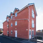 Perfect For Business And Leisure- Free Parking