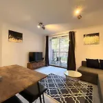 Archers 2 Bedrooms, Balcony, 2 Bathrooms, Free Parking, Wifi