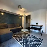 Archers 2 Bedrooms, Balcony, 2 Bathrooms, Free Parking, Wifi