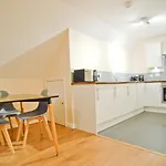 Room And Roof Southampton Serviced Apartments