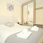 Room And Roof Southampton Serviced Apartments