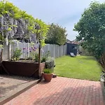 Quirky Edwardian/Retro Hideaway