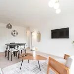 Admiral - 2 Bedroom Flat With Parking