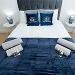 Zeus Apartment - The Thunder Of Town