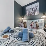 1 Bed Chic, Stunning Apartment Southampton, Sleeps 4, City Centre Cosy Flat - Easter Offer - By Blue Puffin Stays