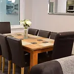 4Br Contractor-Friendly Home Ideal For Teams