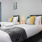 4Br Contractor-Friendly Home Ideal For Teams