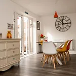 Spacious & Stylish 4-Bed House With Hot Tub In Prime Location
