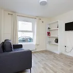 Blackberry - Stylish Self-Contained Flats In Soton City Centre