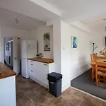 Granby Grove Townhouse - Sleeps 8- 4 Bedrooms