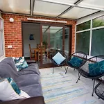 Granby Grove Townhouse - Sleeps 8- 4 Bedrooms
