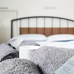 Pebbles Guest House Room 8