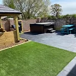 The Oak Barn