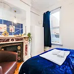 Spring Offer! Cozy 1-Bedroom Apartment In Southampton Centre