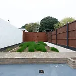 The Albany - 4Br 2Bath House Up To 7 Guests - Free Parking - Big Garden - Smart Tv - Ideal For Contractors And Family