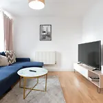 Unique City Center Apartment With Free Parking