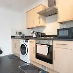 Unique City Center Apartment With Free Parking