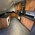 Contractor\'S Suite - Free Private Parking And 2 Bath