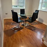 Contractor\'S Suite - Free Private Parking And 2 Bath
