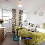 Spacious City Center Apartment By Smart Apartments Short Lets & Serviced Accommodation Apartment Southampton With Free Wifi