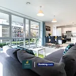 Spacious City Center Apartment By Smart Apartments Short Lets & Serviced Accommodation Apartment Southampton With Free Wifi