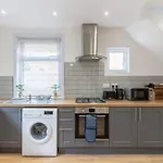 Bright, Cosy Home - 3 Beds, Parking, Virgin Wifi, Modern Home