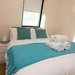 Stayzo Premiere Serviced Accommodation-17