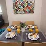 Stayzo Castle Point 18 Apartments - Premier Lodge