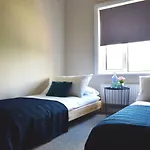 Charming Three Bed Home Near City Centre And Hospital
