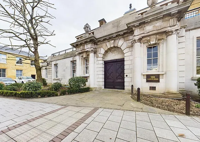 Stunning Apartment In The Heart Of Southampton