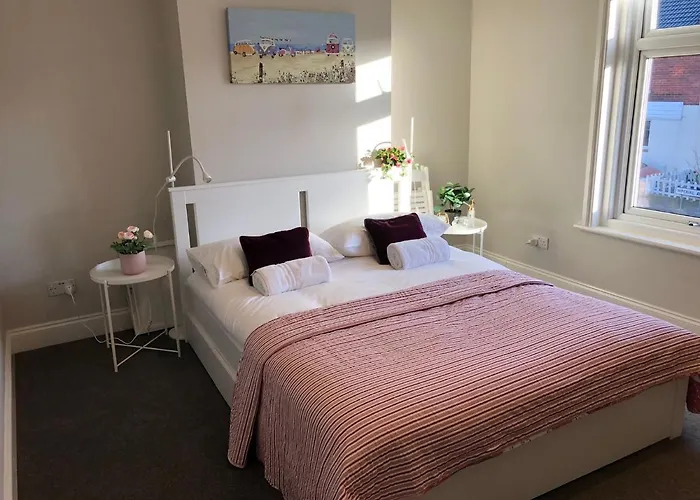 Three Bedroom City Home With Garden