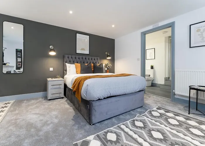 The Madison - Premium Self Check-In Studios & Apartments
