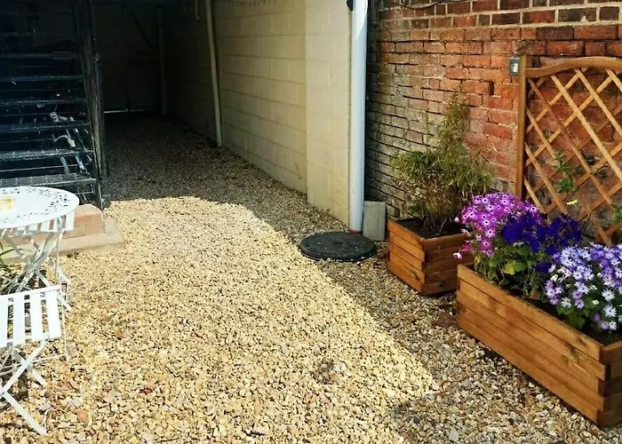 1 Bedroom Modern Duplex