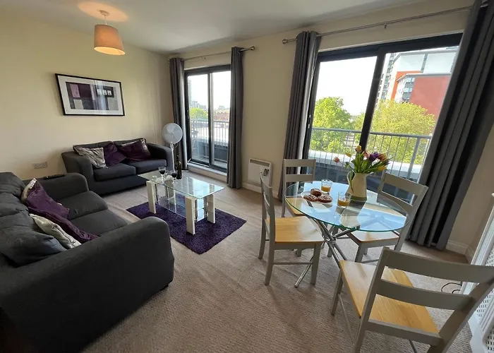 Two Bed Flat White Star Place