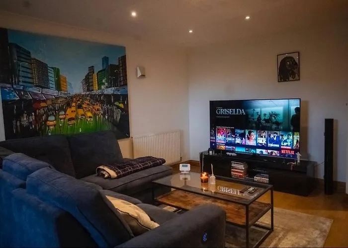 1-Bed Flat In Ocean Village
