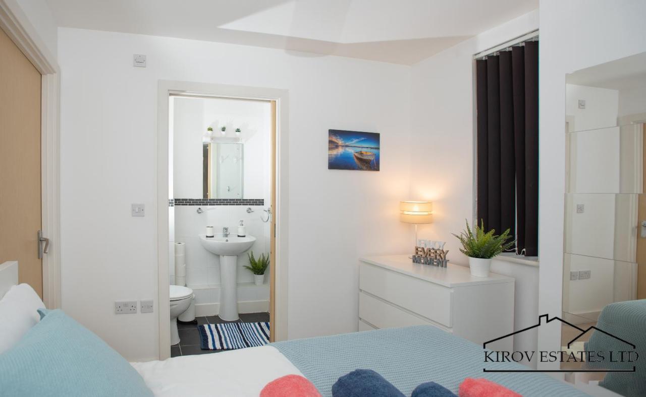 Poseidon - 1 Bed Flat - Heart Of Town Apartment