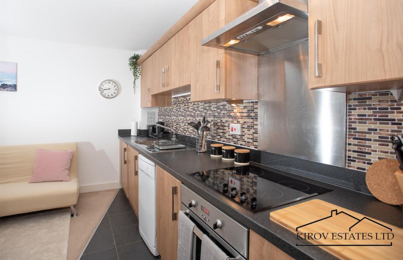 Poseidon - 1 Bed Flat - Heart Of Town