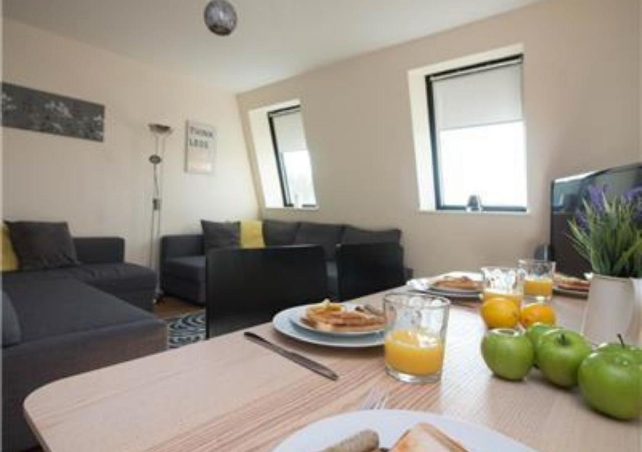 Stayzo Premiere Serviced Accommodation-17 Apartment *
