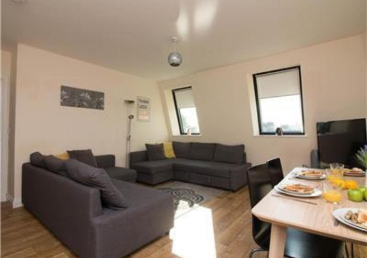 Stayzo Premiere Serviced Accommodation-17 *