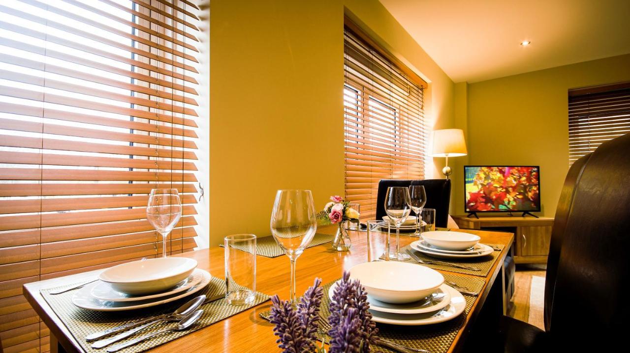 Superb Center 1 Or 2 Bedroom Apts King Bed Southampton