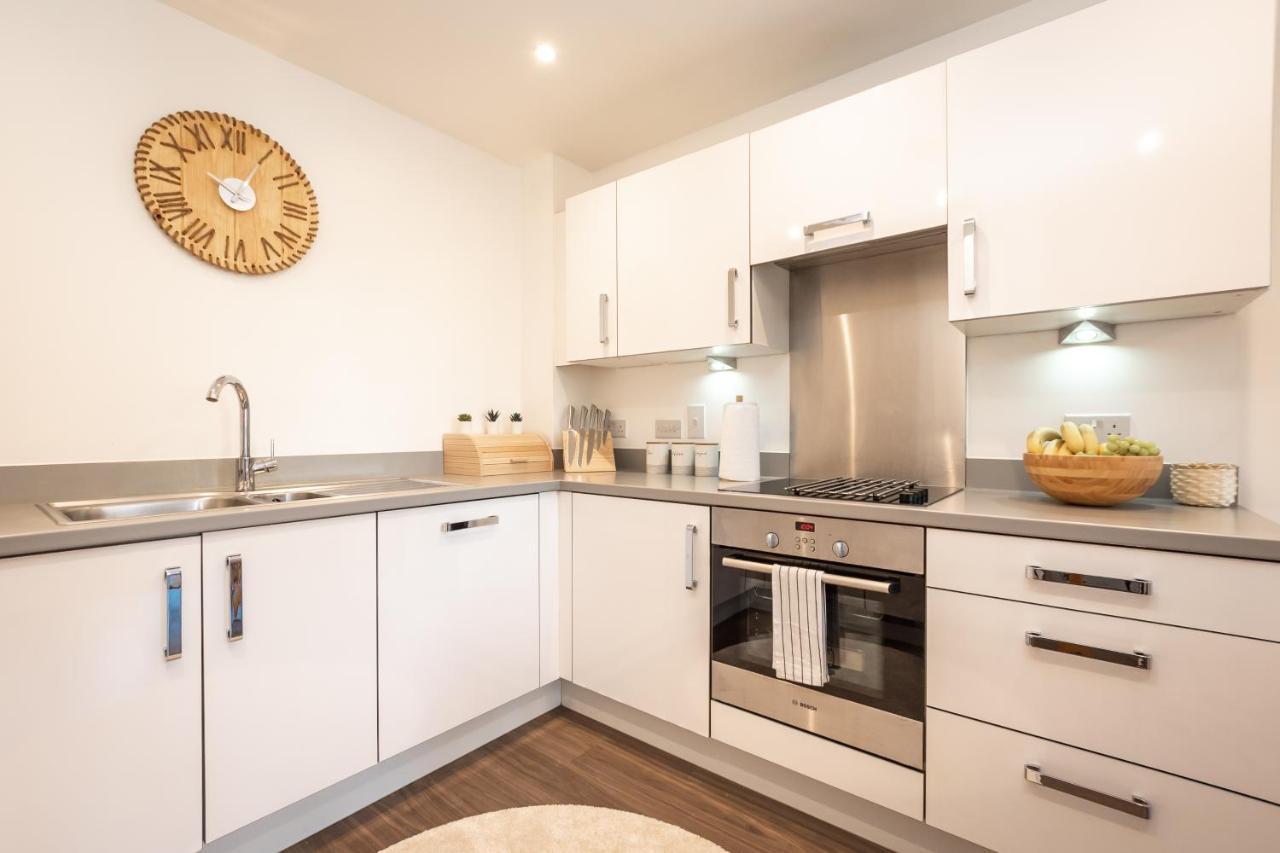 Price - Contact Us -cityscape Beautiful In The Heart Of The Action Apartment Southampton