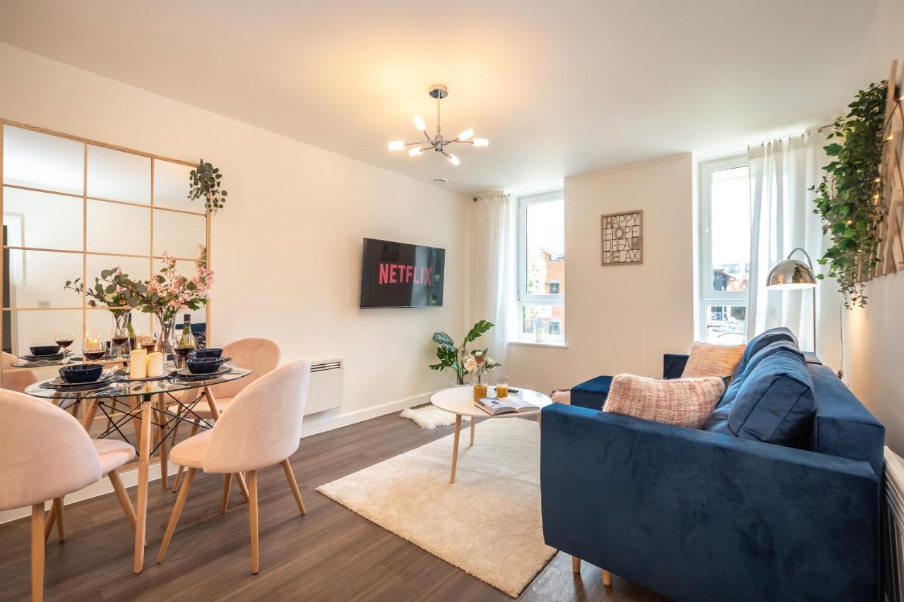 Price - Contact Us -cityscape Beautiful In The Heart Of The Action *