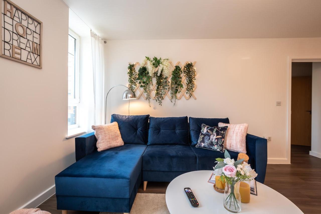 Apartment Price - Contact Us -cityscape Beautiful In The Heart Of The Action *