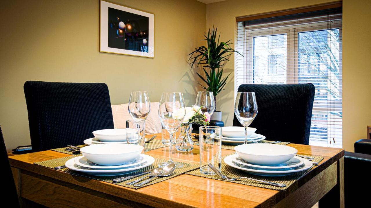Superb Center 1 Or 2 Bedroom Apts King Bed Apartment