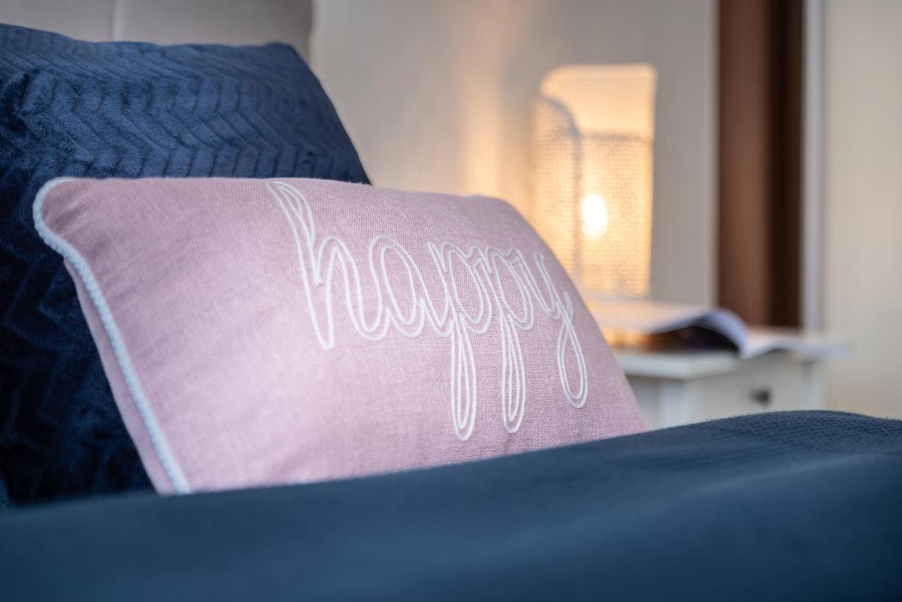 Price - Contact Us -cityscape Beautiful In The Heart Of The Action *