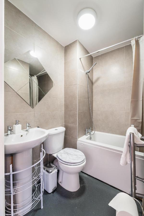 Perfect For Business And Leisure- Free Parking *