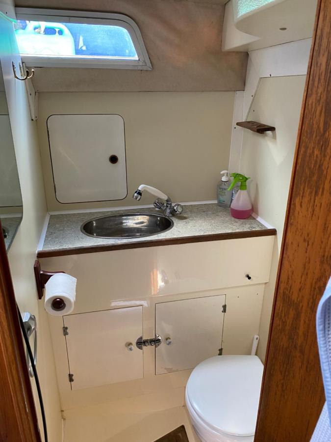 Botel Comfortable Yacht *