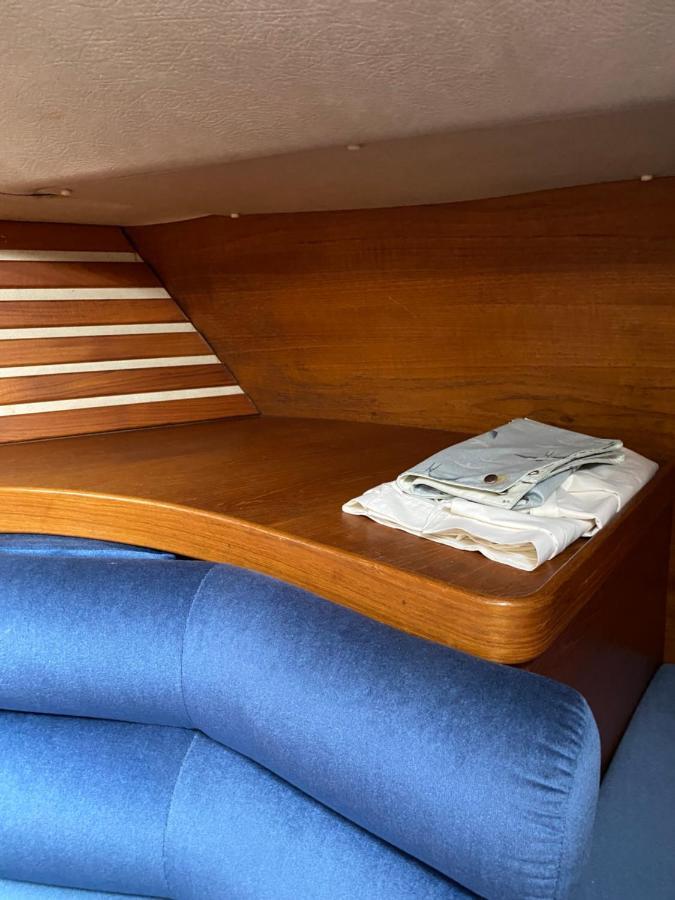Comfortable Yacht Botel Southampton