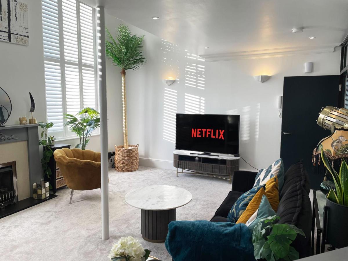 Stunning In The Heart Of Apartment