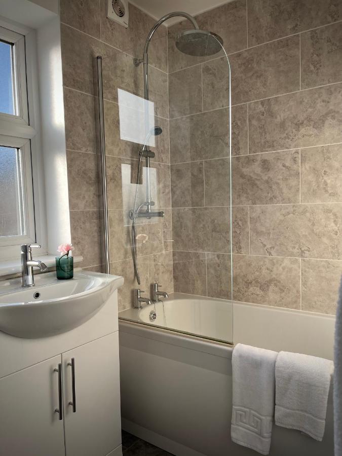 Holiday home Three Bedroom With Garden *